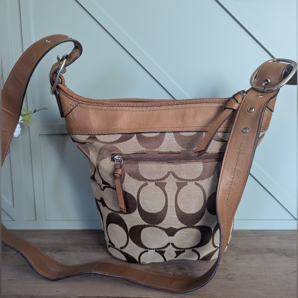 Coach Signature Bleecker Bucket Crossbody Bag - Picture 3 of 12